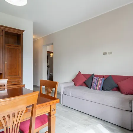 Spacious With Panoramic View *
