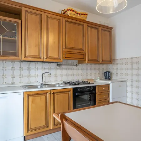Spacious With Panoramic View *