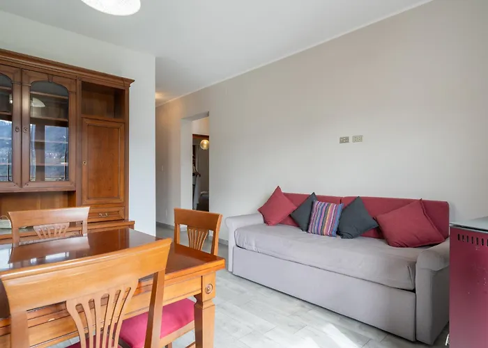 Spacious With Panoramic View *