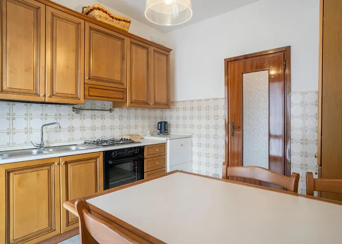 Spacious With Panoramic View Apartment