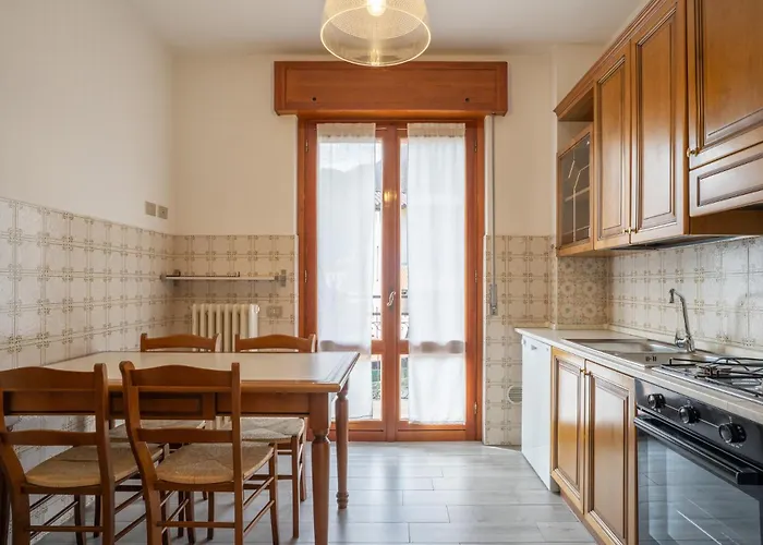 Spacious With Panoramic View *